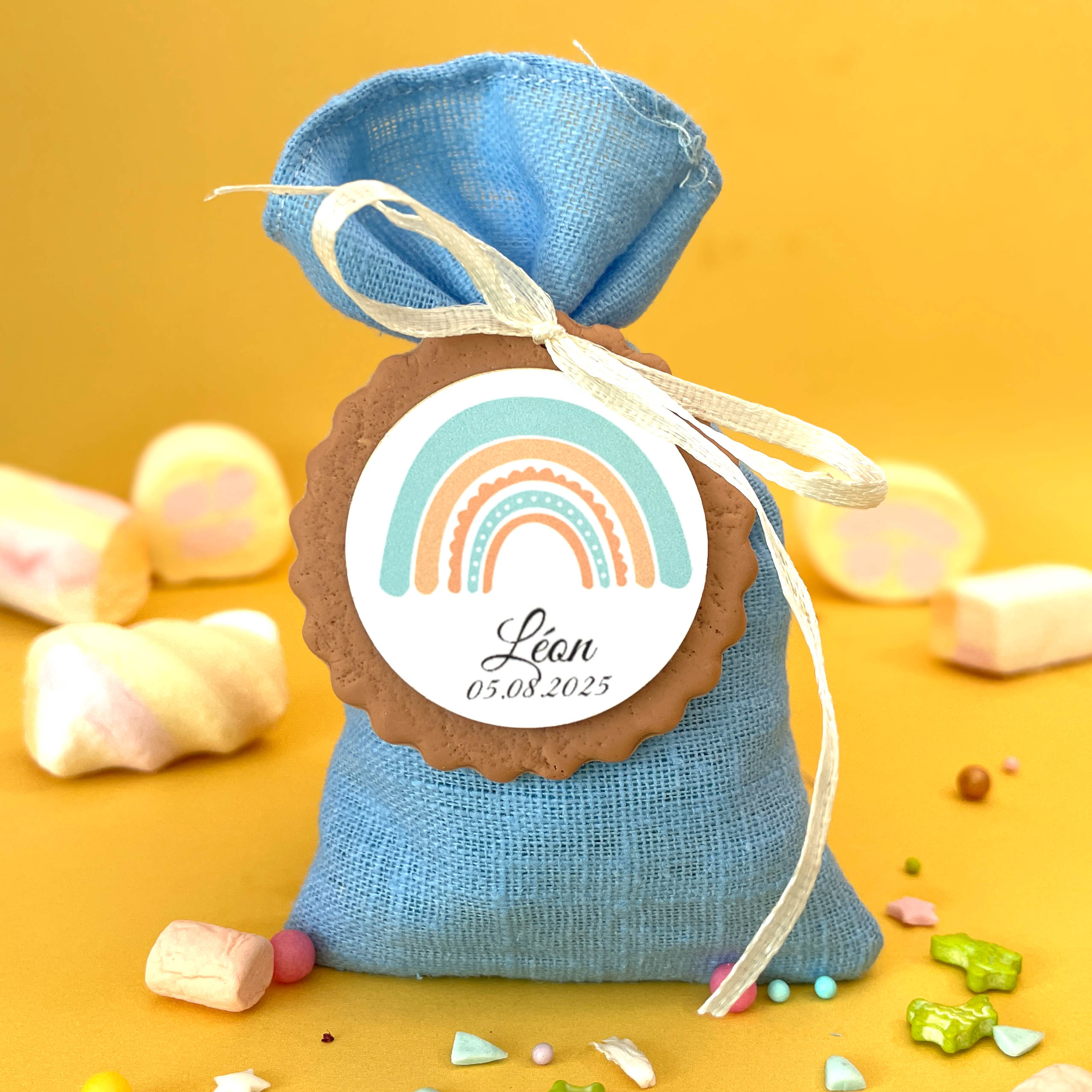 Boite-personnalise-pour-dragees-theme-arc-en-ciel-en-tissu-lin-bleu-pour-garcon