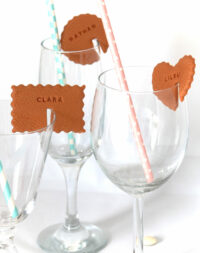 Biscuit « marque-place » sur verre