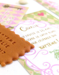 Faire-part biscuit, « Alice au pays des merveilles »