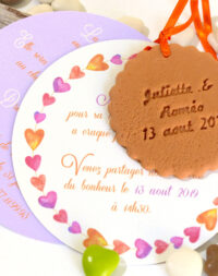 Faire-part mariage biscuit rond, thème petit coeur