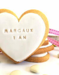 Biscuit personnalisé avec pâte à sucre (coeur ou colombe)