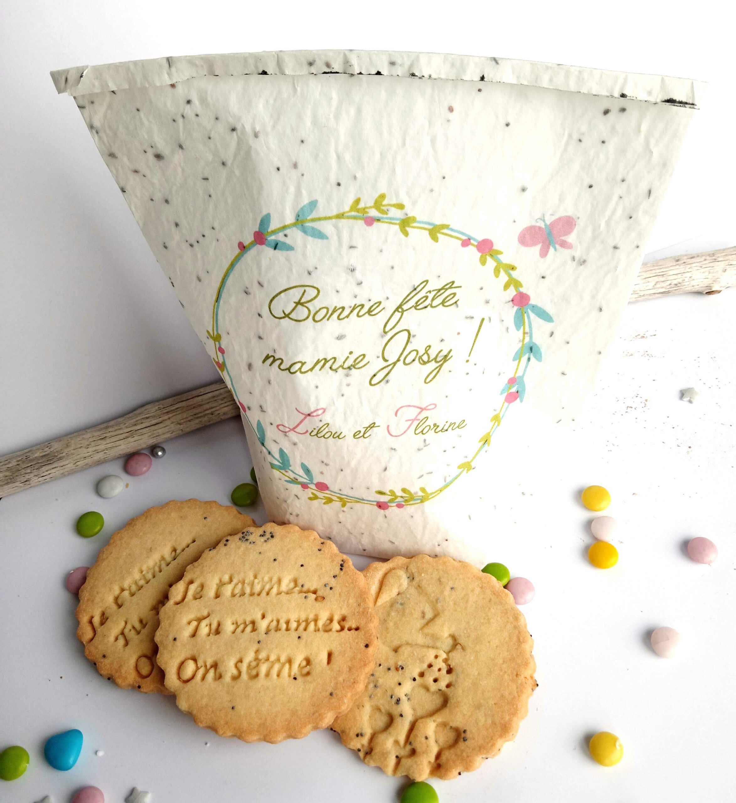 cadeau-fete-grand-mere-personnalise-biscuit-jardinage-fleur-mamie