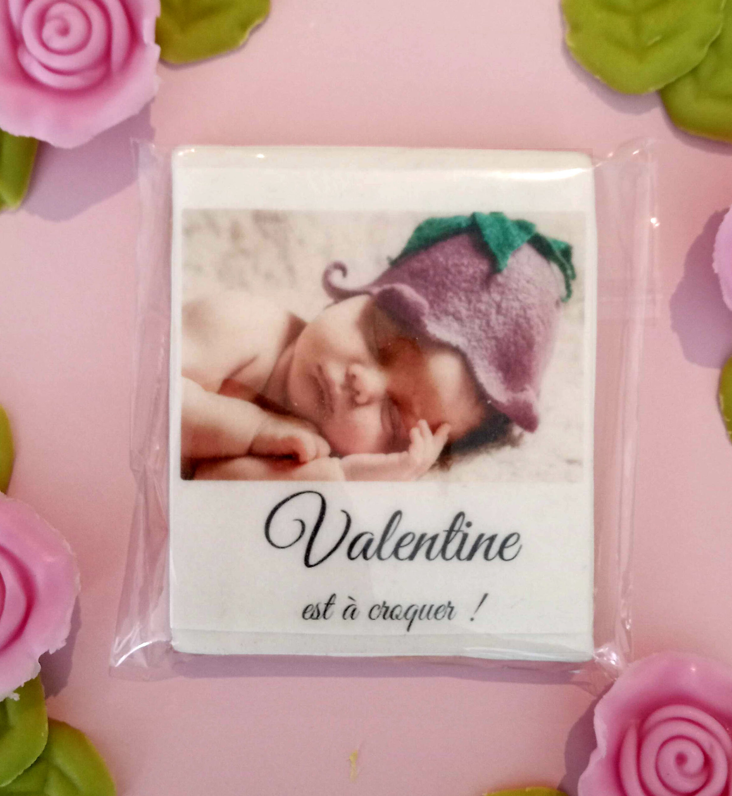 biscuit-personnalise-avec-photo-bebe-polaroid-vintage