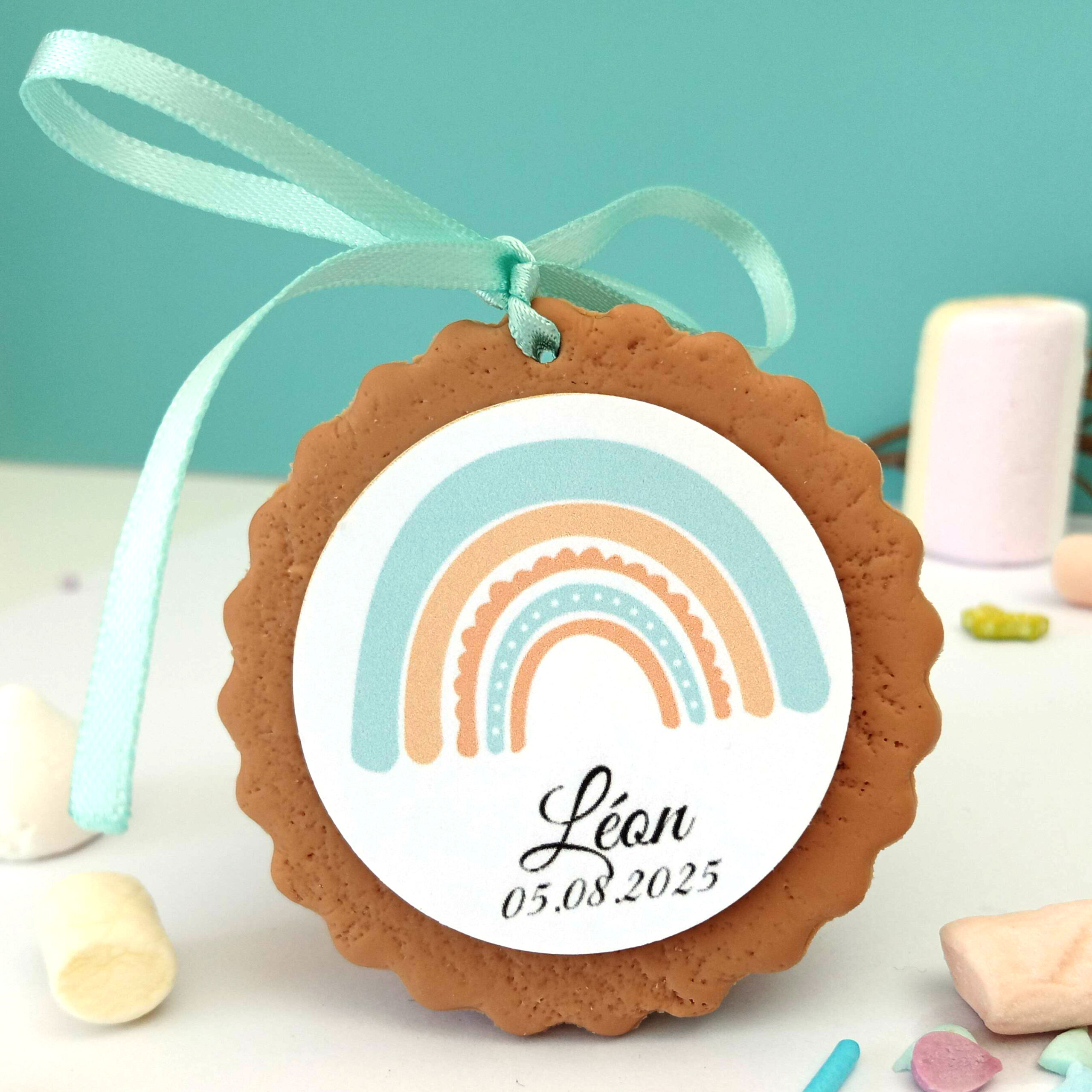 biscuit-naissance-sur-mesure-prenom-arc-en-ciel-bleu