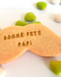 Biscuits « moustache personnalisée » (Fête des grands-pères)
