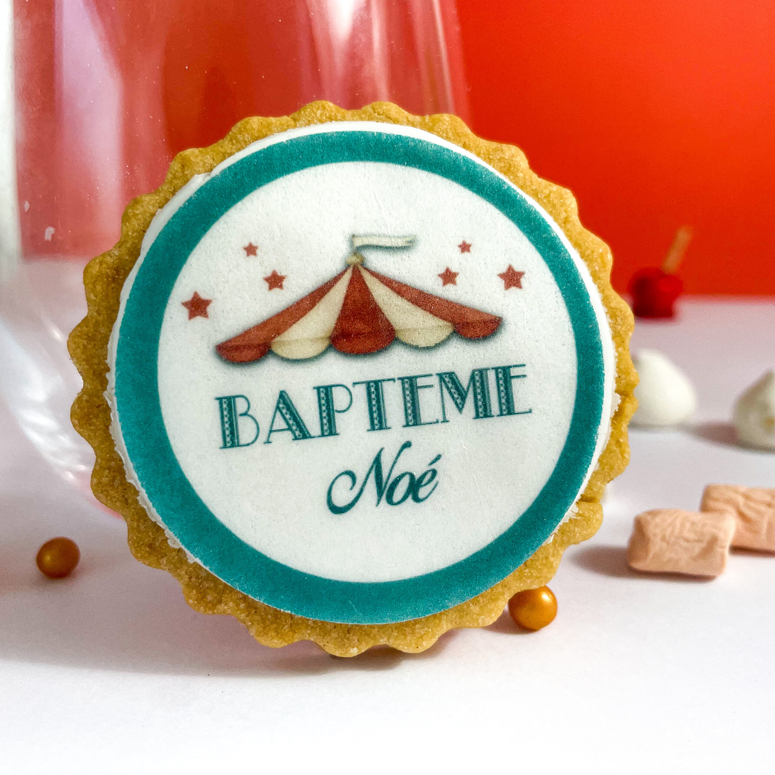 sable-personnalise-theme-chapiteau-de-cirque-cadeau-de-bapteme