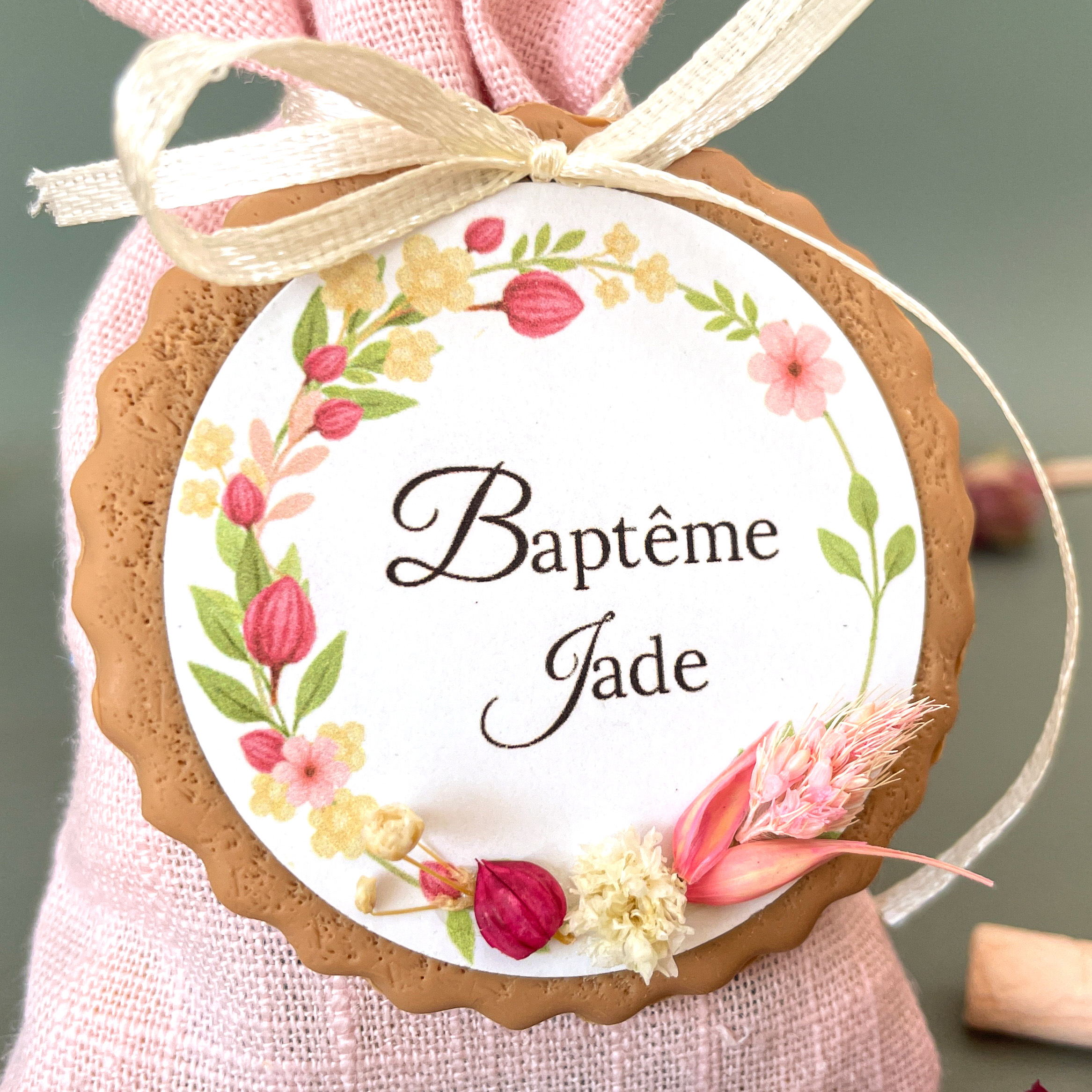 decoration-personnaliser-pour-attacher-sur-ballotin-de-dragees-theme-fleur-rose-fushia