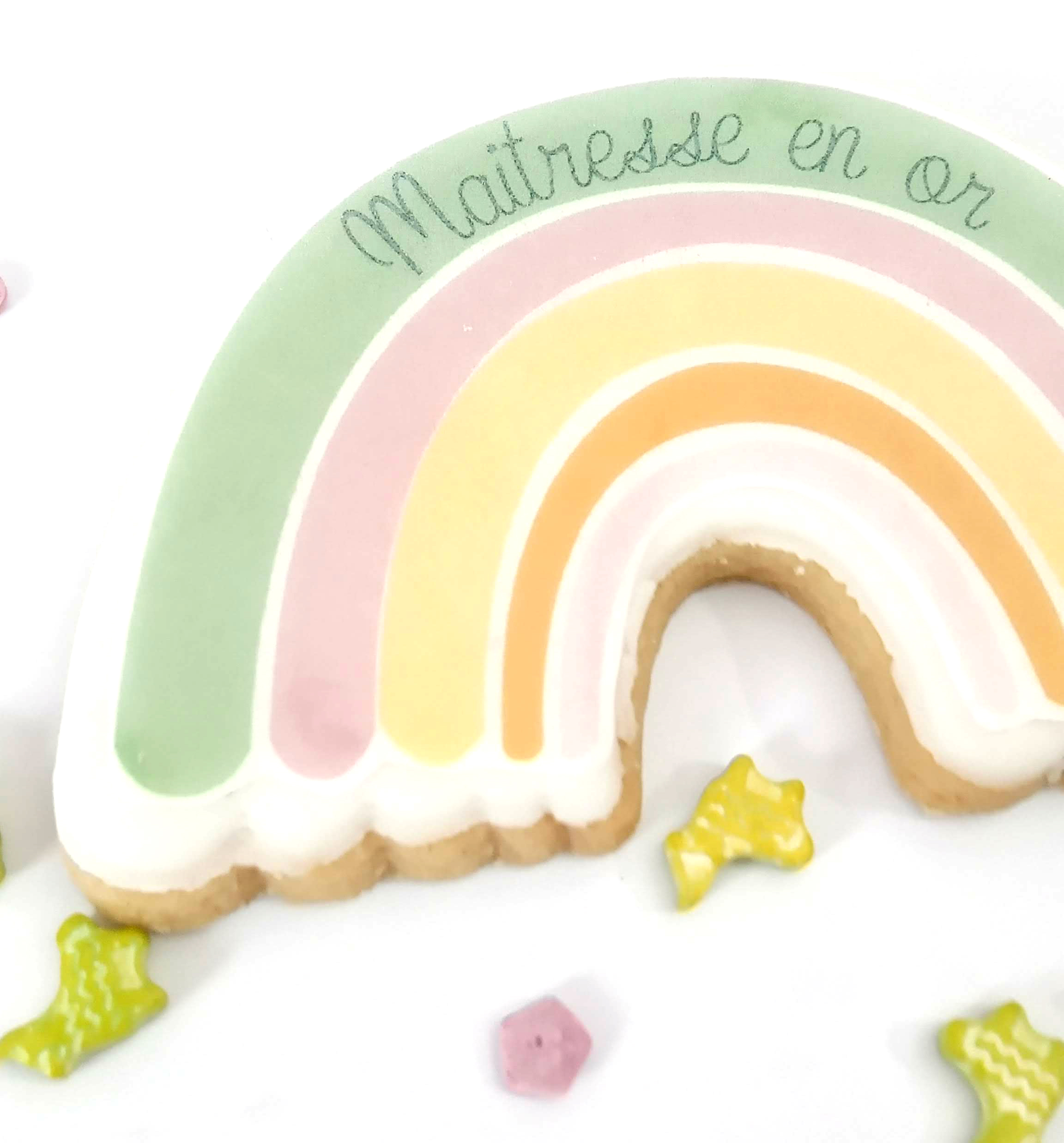 biscuit-arc-en-ciel-cadeau-maitresse-en-or-fin-annee-atsem-nounou