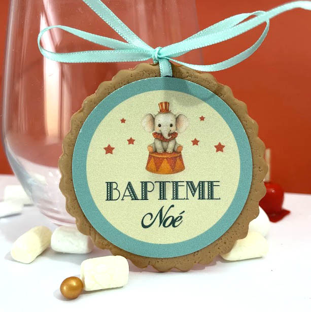 biscuit-decoratif-en-porcelaine-froide-theme-cirque-retro-vintage-pour-bapteme