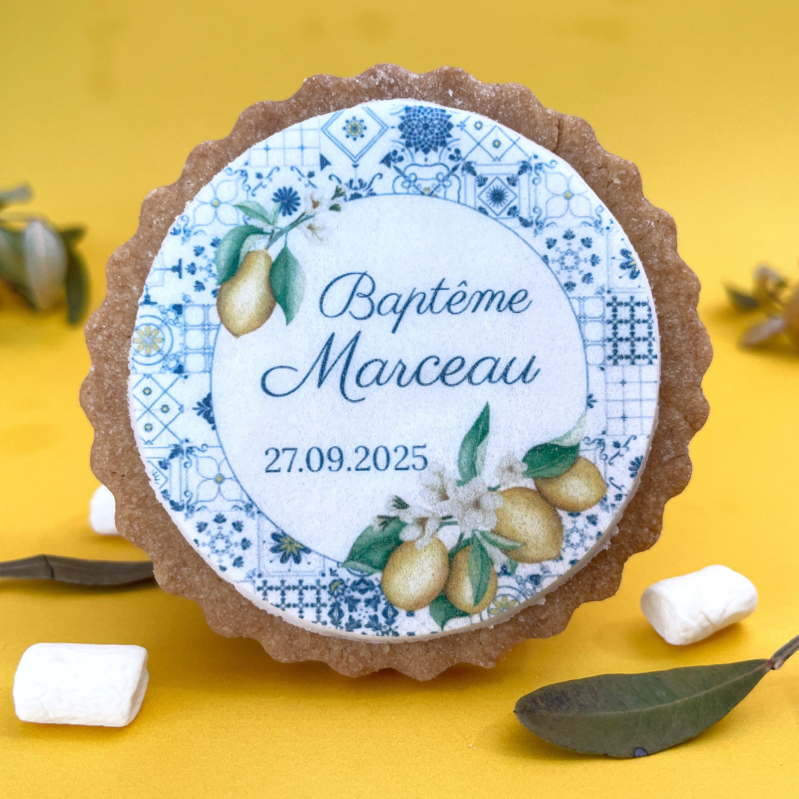 sable-biscuit-personnalise-theme-dolce-vita-jaune-bleu-bapteme-anniversaire--mariage